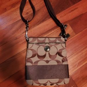 Coach cross body purse, like new!  Brown